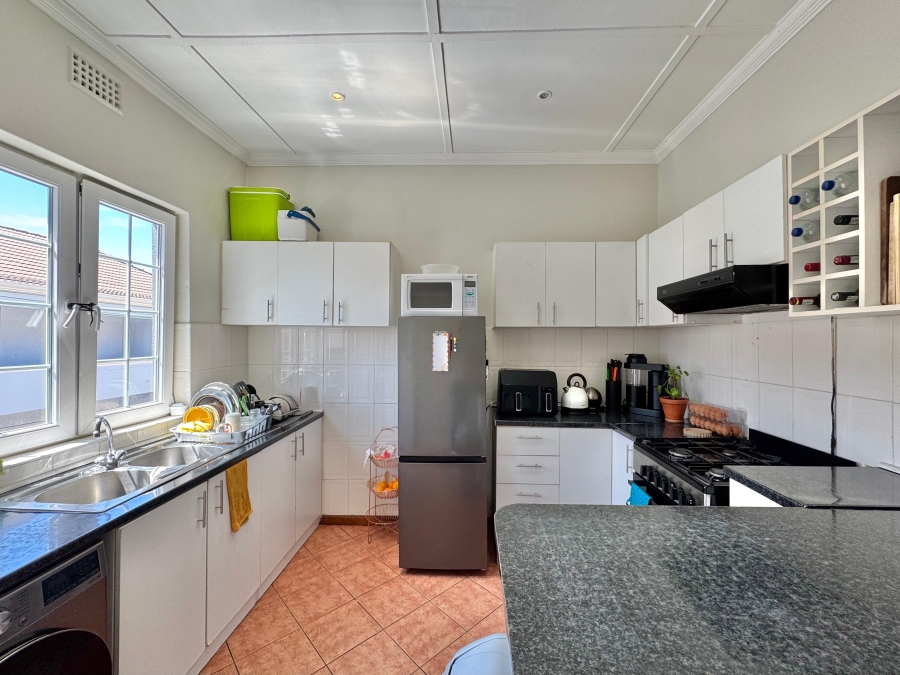 2 Bedroom Property for Sale in Rosebank Western Cape